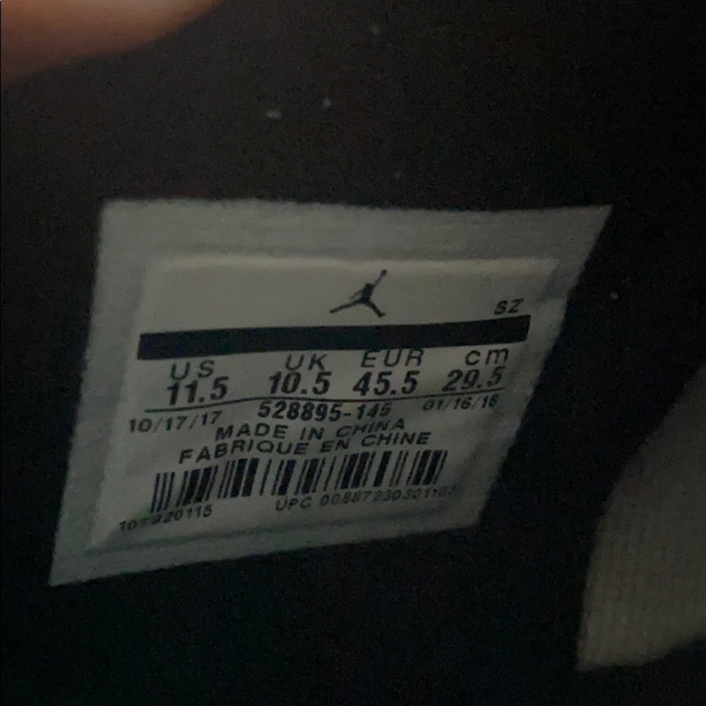 Jordan 11 - Picture 3 of 5